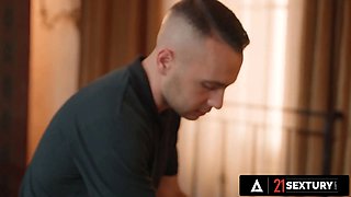21 sextury - nasty Veronica Leal enjoys a Big Cock deep in her narrow arsehole