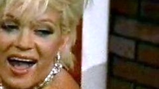 Blonde With Natural Big Boobs Loves Putting A Toy In Her