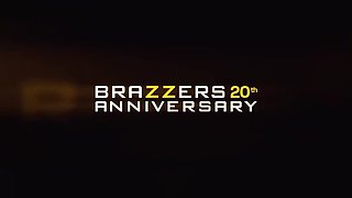 Nerdy Girl Abigaiil Morris Gangbang Blowjob in Locker Room - Brazzers HD