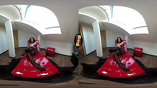 Sarah - The Horny Snatch Rubber... - Tattooed Busty Fingering