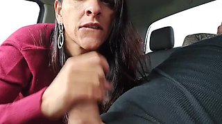 Amateur MILF Kel Abate Blowjob in Car - Brazilian Homemade Cuckold