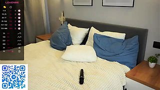 Beauty small tit amateur teen masturbating her shaved pussy
