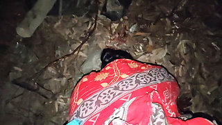 Desi wife Ne night mein utha Kar chudai ki