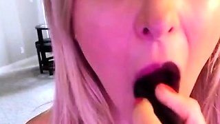 Alix Lynx - Big Red Lips