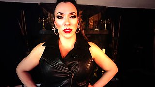 Goddess Cheyenne - Toilet Bound