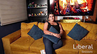 HUGE TITS MILF SHOOTS HER FIRST PORN VIDEO