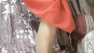 Red saree mai desi sexy marathi bhabhi