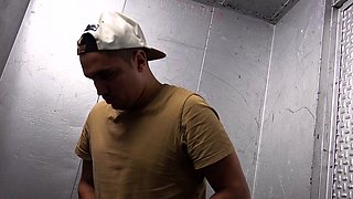 [Grandmams] - Public elevator fuck - Chris Angelo - Lucia