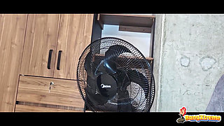 A Black Woman with a Big Butt Has Sex with Me in Exchange for Me Fixing Her Fan
