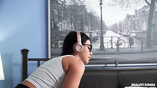 Hot college girl Gal Ritchie sex story