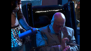 It's Catwoman's Time to Get Some Dick