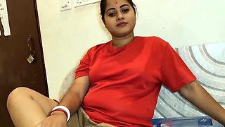 Desi Bhabhi First Time Sex on Camera - Indian Bhabhi Devar Homemade XXX