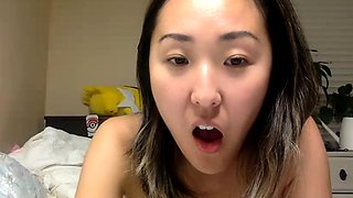 Sexy teen doggystyle fuck on webcam close up