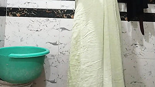 Priya Bhabi Nice Body Show