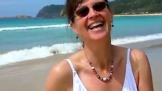 Sunbathing MILF Amateur Video