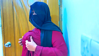 Egyptian Hot Maid Gets Super Horny & Start Masturbat in Office Room & Boss Start Handjob by Saw Her