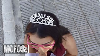 Mofos - kitty love’s cancelled b-day turns into a steamy roadside romp with Jordi El Nino Polla
