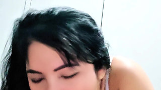 Busty Stepmom and Horny Stepson Alone at Home Share the Same Bed, Hot Girl Makes a Surprise and Accidentally Loves Her Pussy