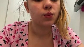 Extreme Masturbating in the Locker Room