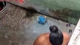Tamil Aunty Bathing Outdoor