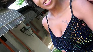 EBONY MILF moaning through the homemade casting