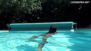 xxxwater, underwater gals, underwatershow, pool ladies