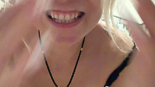 Do You Like It When a Tight Asshole? I Love Playing with My Holes and Inserting Four Fingers Really Deep