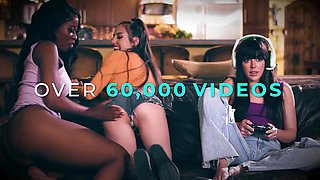 Hot College Babes Emma Hix, Eliza Ibarra  Gabbie Carter Turn Pillow Fight Into Steamy Lesbian 3-Way: Porn