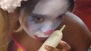 Bimbo Clown Tries Impress You