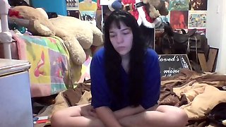 Brunette Couch Webcam Solo Fun Masturbating