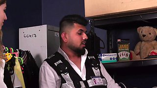 CFNM horny babes deepthroating a guy