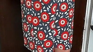 Vgq21 Aunty Sandra Dressing for a Meeting