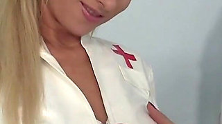 I hunt my cunt - nurse Vanessa Hell gapes her pussy in gynecological surgery