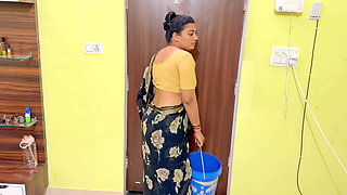 Kam wali bai landlord Affair 2 - Big Boobs Indian Maid fucked by Big dick Malik For Extra Pay Full Hindi Viral Video