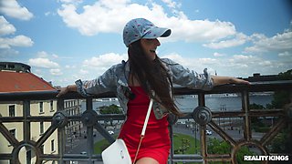 Perverted bimbo Amirah Adara X-rated video