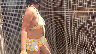 Squirting in Her Swimming Pool Full Video 4K Quality