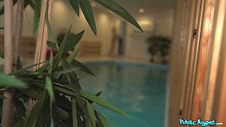 Kety Pearl’s Risky Poolside Passion in Public Glare