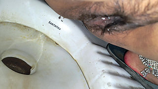 Beautiful Bhabhi Pissing Full Pussy Close-up Video