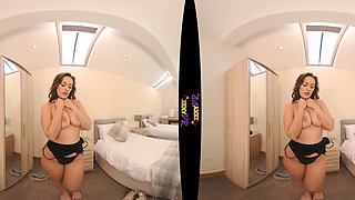 Big boobed babe masturbating