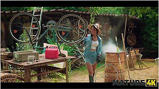 Candy Rose - Mature Czech Is Having Fun Outdoors