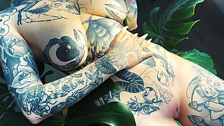 Feminine ASMR Pussy Sounds With Tattooed Beauty