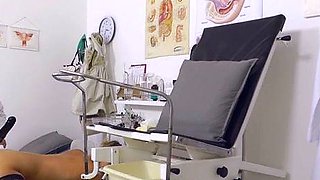 Amateur blonde fucking in stockings on video