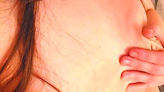 5 Minutes of Softness for Me Moment of Well-being and Solitary Pleasure