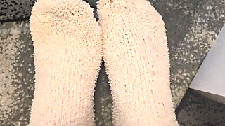 Foot Fetish Jerk off to My Perfect Feet