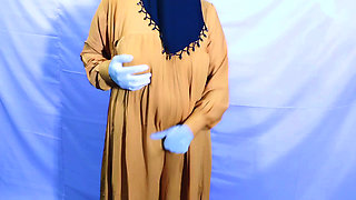 Indian Muslim Hijabi Beautiful Wife Satisfying Her Sexual Hunger With Her Hands - Clear Hindi