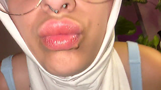 Stepmommy in Hijab Wants to Feed You