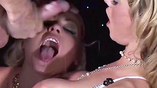 Two blondie girls in jaw-dropping nylon share a big pipe