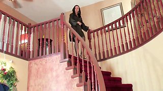 Splendid Cougar Alyssa Reece Is A Gorgeous Black-haired Who Enjoys To Wank