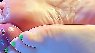 Amateur Housewife Foot Fucking Oiled Wrinkled Soles