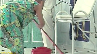 82 years old granny fisted by her doctor